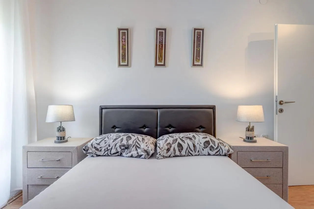 Modern Apartment Marija Split 0*,